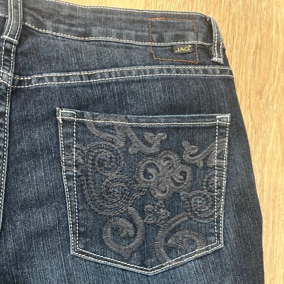 NWOT JAG Midrise Bootcut Jeans Size 12 Dark Wash Blue Stretch Denim Embroidered - Picture 3 of 4